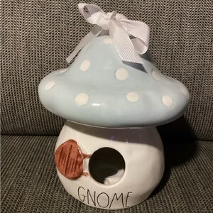 RAE DUNN Mushroom GNOME House Birdhouse, 8” ceramic
